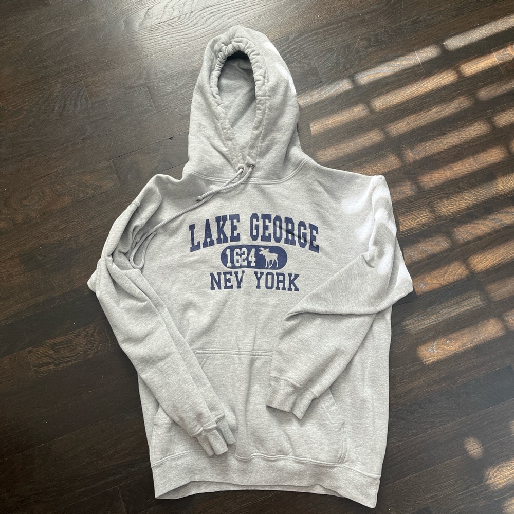 Lake George NY hoodie good condition no flaws size small